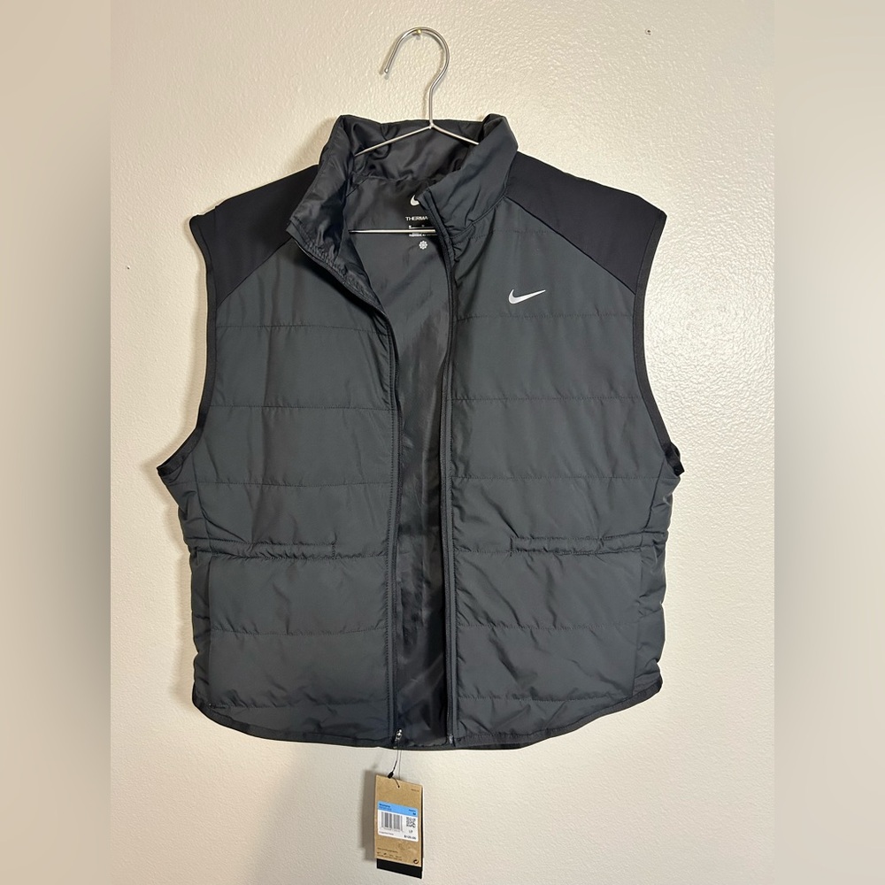 Nike THERMA-FIT Woman’s Black Vest